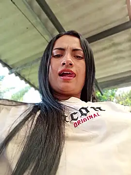 Snapshot of DaniellaGiraldo chatting on May 2026 04:24:02 PM DaniellaGiraldo online show from May 2026 04:24:02 PM