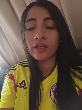 Snapshot of DaniellaGiraldo chatting on June 2026 02:29:02 PM DaniellaGiraldo online show from June 2026 02:29:02 PM