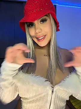 Snapshot of Tyra_malkovaa chatting on May 2026 05:04:02 AM Tyra malkovaa online show from May 2026 05:04:02 AM