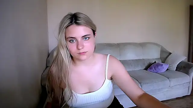 Snapshot of _shy_sabrina__ chatting on July 2026 02:00:01 PM shy sabrina online show from July 2026 02:00:01 PM