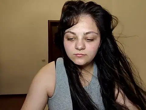 Snapshot of _Mikky_lil_ chatting on July 2026 08:19:01 PM Mikky lil online show from July 2026 08:19:01 PM