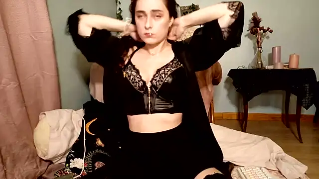 Snapshot of missclochette chatting on June 2026 12:18:02 PM missclochette online show from June 2026 12:18:02 PM