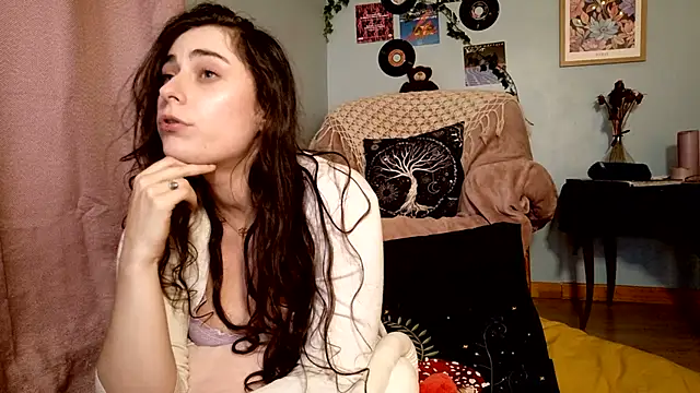 Snapshot of missclochette chatting on July 2026 02:13:01 PM missclochette online show from July 2026 02:13:01 PM