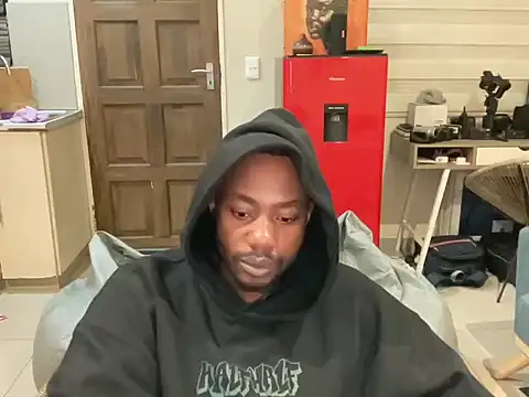 Snapshot of MunyaiSimo34156 chatting on April 2026 11:33:02 PM MunyaiSimo34156 online show from April 2026 11:33:02 PM