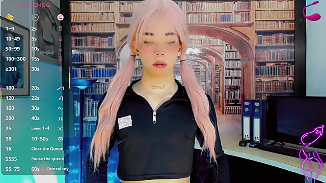 Snapshot of moon_sweet- chatting on April 2026 03:28:01 AM moon sweet- online show from April 2026 03:28:01 AM