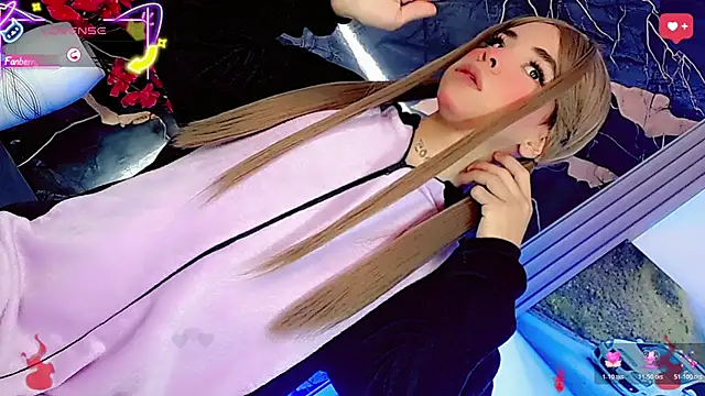 Snapshot of moon_sweet- chatting on June 2026 03:20:02 AM moon sweet- online show from June 2026 03:20:02 AM
