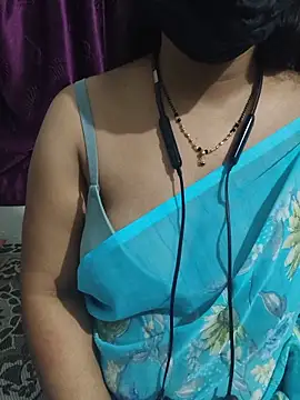 Snapshot of sweetylove01 chatting on May 2026 07:11:01 PM sweetylove01 online show from May 2026 07:11:01 PM