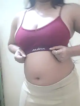 SmileGirll online show from April 2026 06:58:01 PM