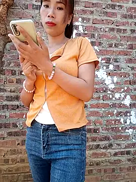 Snapshot of Elena_Mia chatting on May 2026 01:02:04 AM Elena Mia online show from May 2026 01:02:04 AM