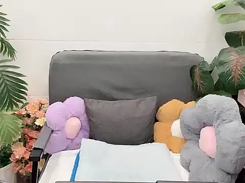 Snapshot of linhkute97 chatting on July 2026 07:09:02 AM linhkute97 online show from July 2026 07:09:02 AM