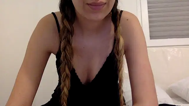 esmeraldahabib online show from May 2026 06:59:01 PM