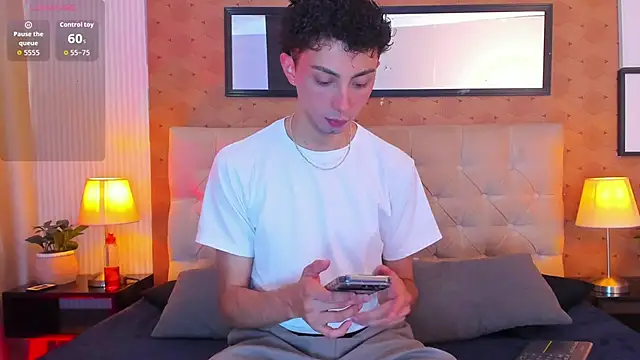 Snapshot of harry_salvatore chatting on May 2026 11:29:02 AM harry salvatore online show from May 2026 11:29:02 AM