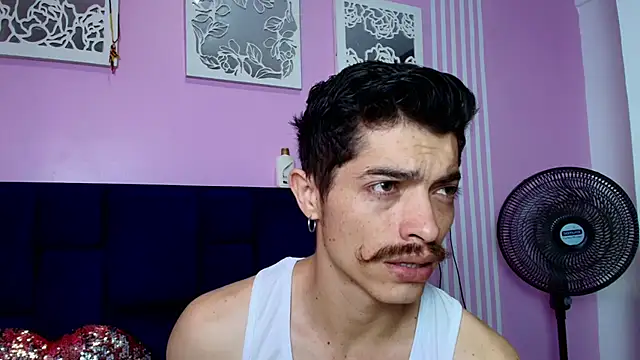 Snapshot of taylor_Stele chatting on July 2026 09:05:02 PM taylor Stele online show from July 2026 09:05:02 PM