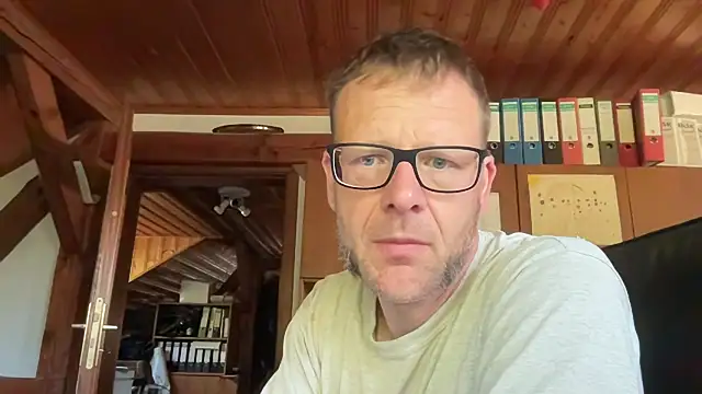 Snapshot of o_florian_o1 chatting on May 2026 05:26:01 AM o florian o1 online show from May 2026 05:26:01 AM