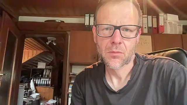 Snapshot of o_florian_o1 chatting on June 2026 05:20:01 AM o florian o1 online show from June 2026 05:20:01 AM