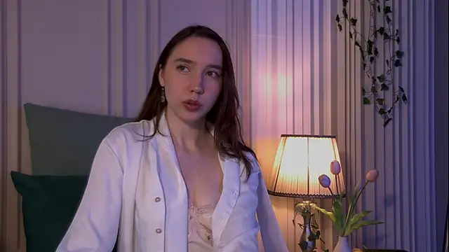 Suzaneey online show from June 2026 06:58:02 PM