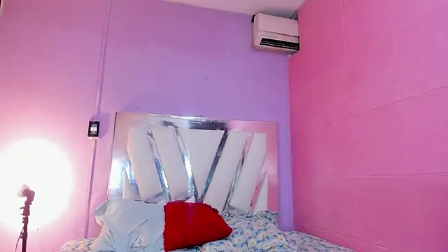 Snapshot of kiara_sexyhot chatting on May 2026 09:49:02 PM kiara sexyhot online show from May 2026 09:49:02 PM
