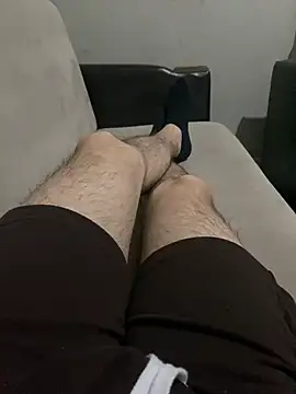 youngdick13 online show from April 2026 09:39:33 PM