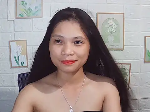 -Lucie-e online show from May 2026 01:41:01 PM