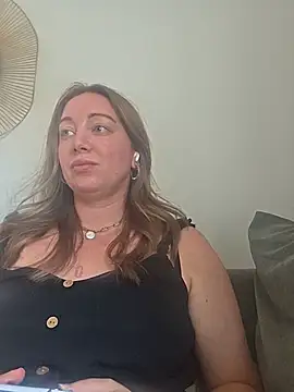 Snapshot of arielsweetieee chatting on July 2026 04:22:01 PM arielsweetieee online show from July 2026 04:22:01 PM