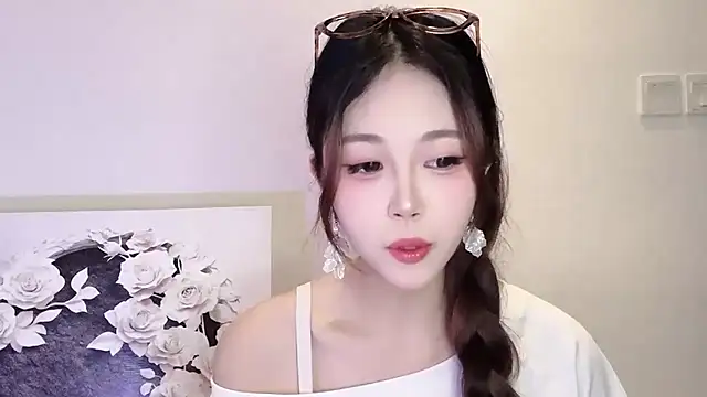 Snapshot of KiKi-011 chatting on May 2026 07:15:01 AM KiKi-011 online show from May 2026 07:15:01 AM