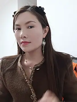 Snapshot of tongtong789 chatting on April 2026 08:17:01 AM tongtong789 online show from April 2026 08:17:01 AM