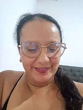Snapshot of Samanta-42 chatting on April 2026 09:39:33 PM Samanta-42 online show from April 2026 09:39:33 PM