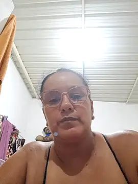 Snapshot of Samanta-42 chatting on April 2026 12:05:02 AM Samanta-42 online show from April 2026 12:05:02 AM