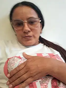 Snapshot of Samanta-42 chatting on May 2026 09:55:02 PM Samanta-42 online show from May 2026 09:55:02 PM