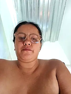 Snapshot of Samanta-42 chatting on June 2026 02:52:01 PM Samanta-42 online show from June 2026 02:52:01 PM
