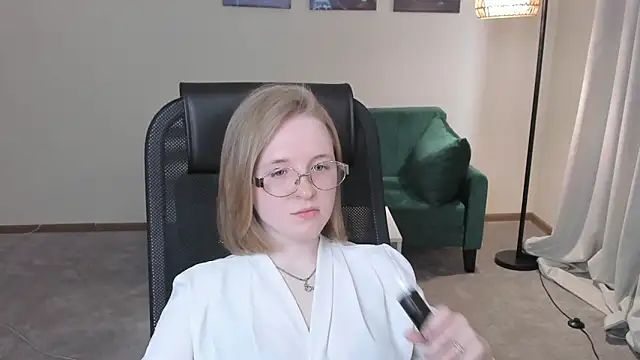 CaylaFahrni online show from April 2026 07:44:02 AM