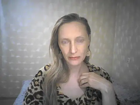Snapshot of LunaBelle8 chatting on April 2026 05:48:02 PM LunaBelle8 online show from April 2026 05:48:02 PM