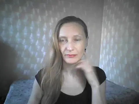 Snapshot of LunaBelle8 chatting on May 2026 04:14:02 PM LunaBelle8 online show from May 2026 04:14:02 PM