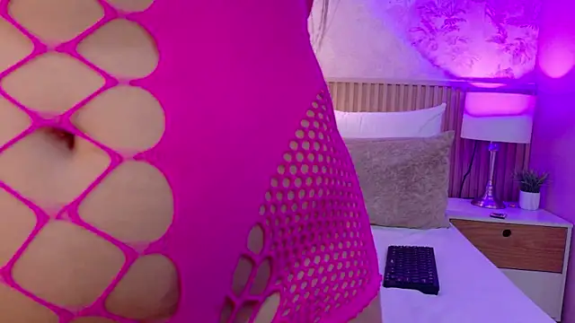 Snapshot of Darcy_glow_ chatting on April 2026 01:41:02 PM Darcy glow online show from April 2026 01:41:02 PM