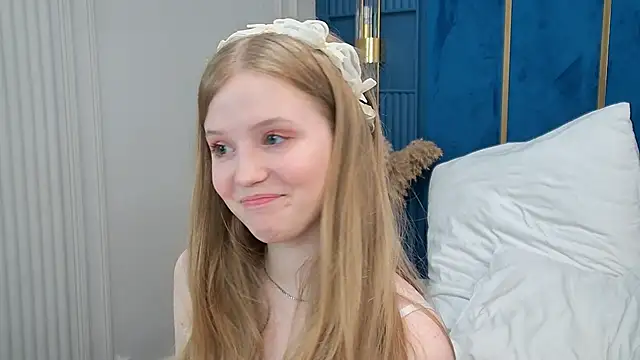 Snapshot of LilianHowards chatting on June 2026 10:58:01 AM LilianHowards online show from June 2026 10:58:01 AM