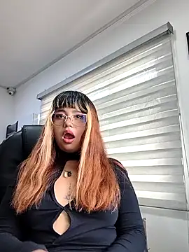 Snapshot of BelleVivianne chatting on April 2026 01:41:02 PM BelleVivianne online show from April 2026 01:41:02 PM