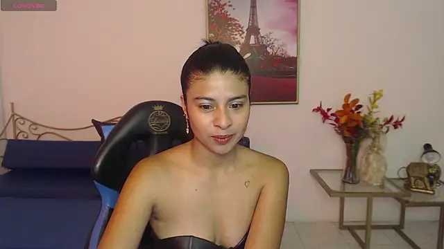 Snapshot of Lady_isabella_ chatting on May 2026 01:09:02 PM Lady isabella online show from May 2026 01:09:02 PM