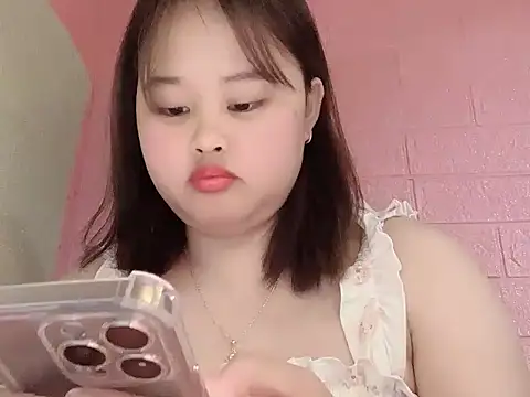 Snapshot of NhungNhun789 chatting on May 2026 07:32:01 PM NhungNhun789 online show from May 2026 07:32:01 PM