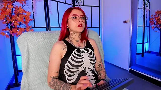 Snapshot of zara_rouxx_ chatting on June 2026 12:51:02 PM zara rouxx online show from June 2026 12:51:02 PM