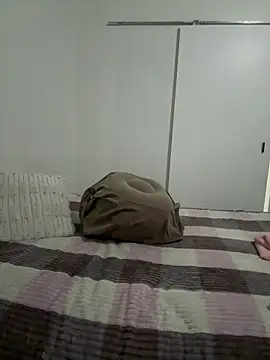 pinkybitch online show from April 2026 08:44:02 PM