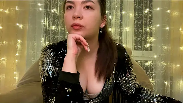 Snapshot of MistiPitzen chatting on May 2026 10:06:01 PM MistiPitzen online show from May 2026 10:06:01 PM