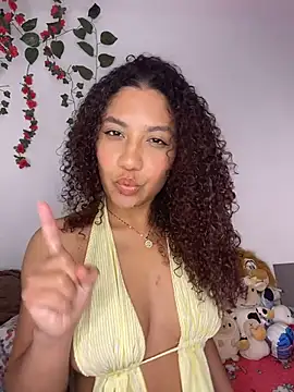 Snapshot of Daphnne_Curly chatting on July 2026 02:03:01 AM Daphnne Curly online show from July 2026 02:03:01 AM
