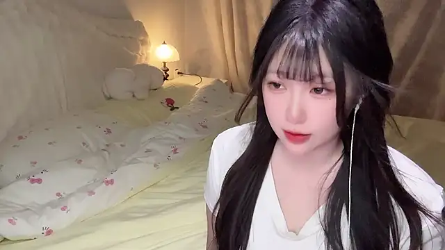 Snapshot of SweetButWildbaby chatting on May 2026 04:33:01 PM SweetButWildbaby online show from May 2026 04:33:01 PM