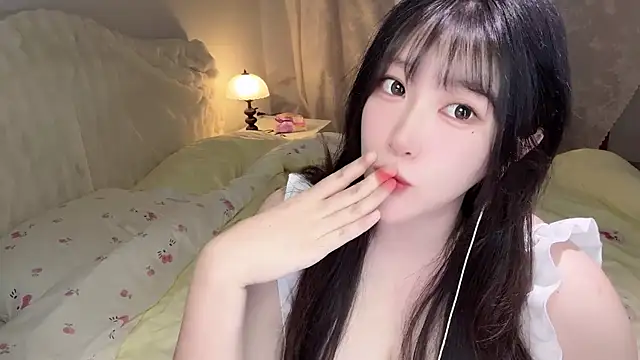 Snapshot of SweetButWildbaby chatting on May 2026 01:40:01 PM SweetButWildbaby online show from May 2026 01:40:01 PM