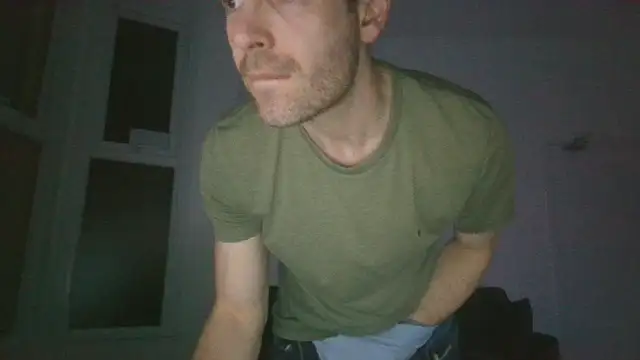 Snapshot of frenchbdmaninlondon chatting on April 2026 10:32:01 PM frenchbdmaninlondon online show from April 2026 10:32:01 PM