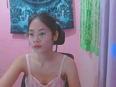 Snapshot of Sweetsexylady19 chatting on July 2026 05:25:02 AM Sweetsexylady19 online show from July 2026 05:25:02 AM