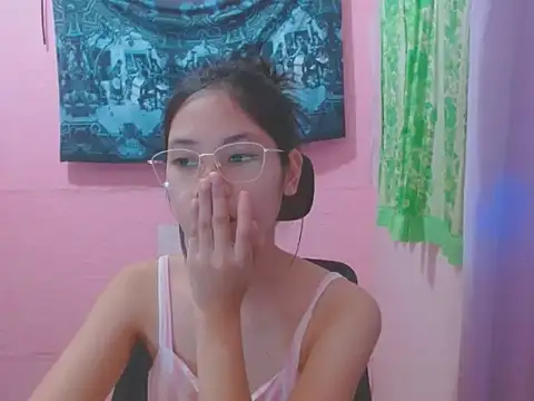 Snapshot of Sweetsexylady19 chatting on July 2026 06:47:02 AM Sweetsexylady19 online show from July 2026 06:47:02 AM