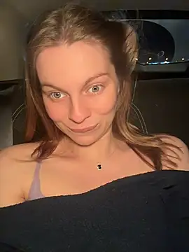 CtrlLove online show from April 2026 07:16:01 PM