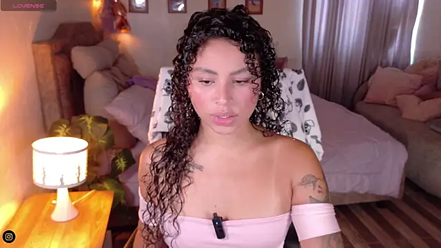 Snapshot of Marivimichel_s chatting on June 2026 04:40:01 PM Marivimichel s online show from June 2026 04:40:01 PM