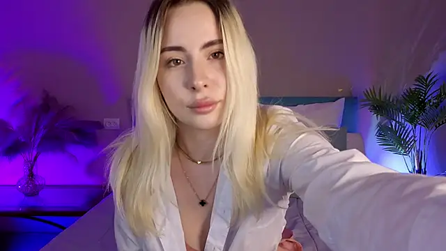 Bella crazyy online show from April 2026 12:48:02 PM